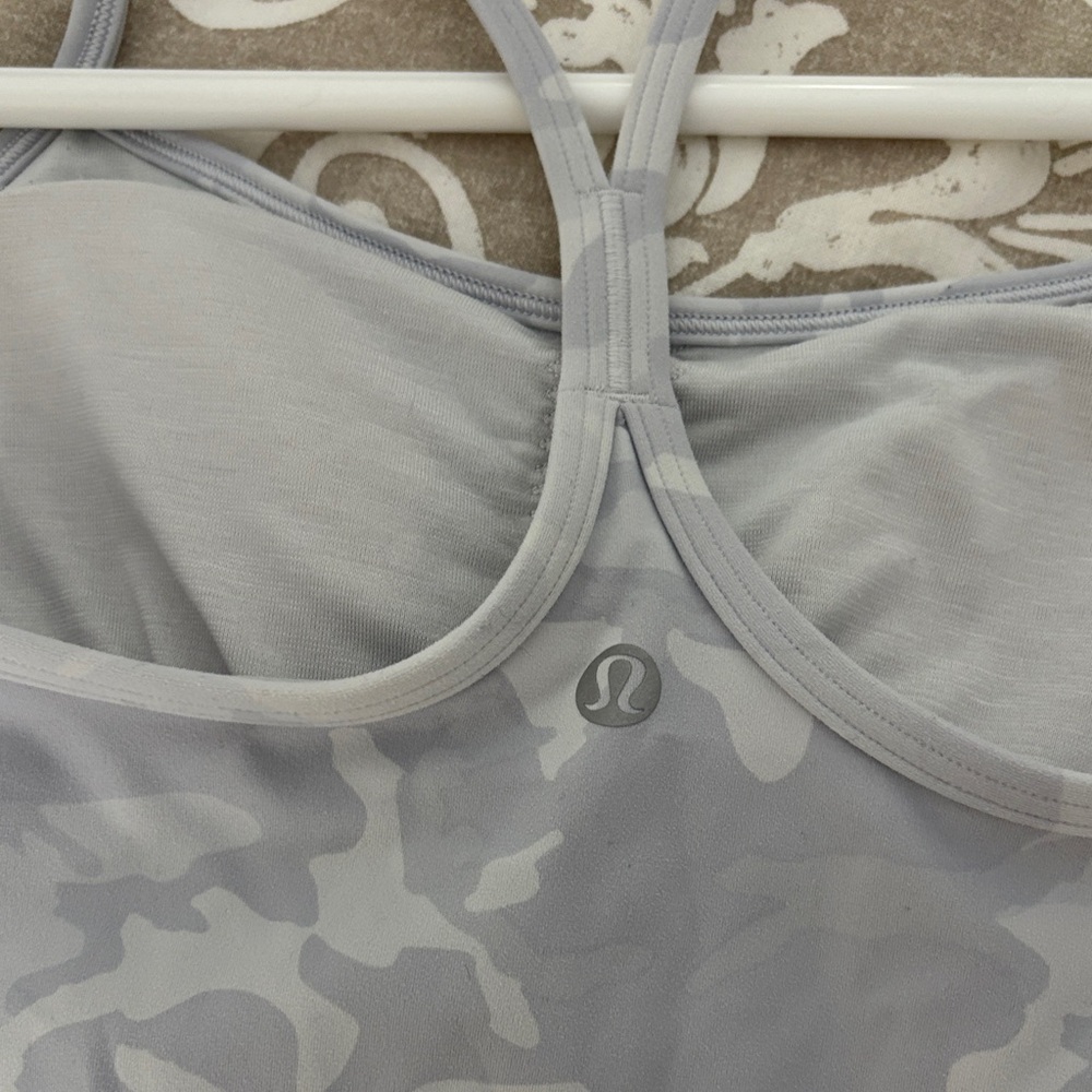 lululemon athletica Power Y Gray Camo Tank Top Size 4 - Picture 3 of 5